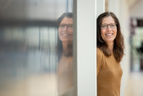 Dr. Alike van der Velden