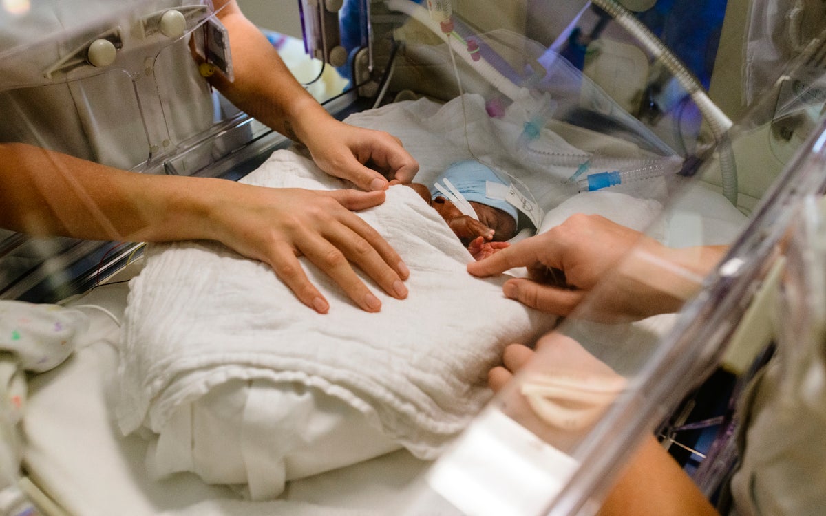 Baby in couveuse