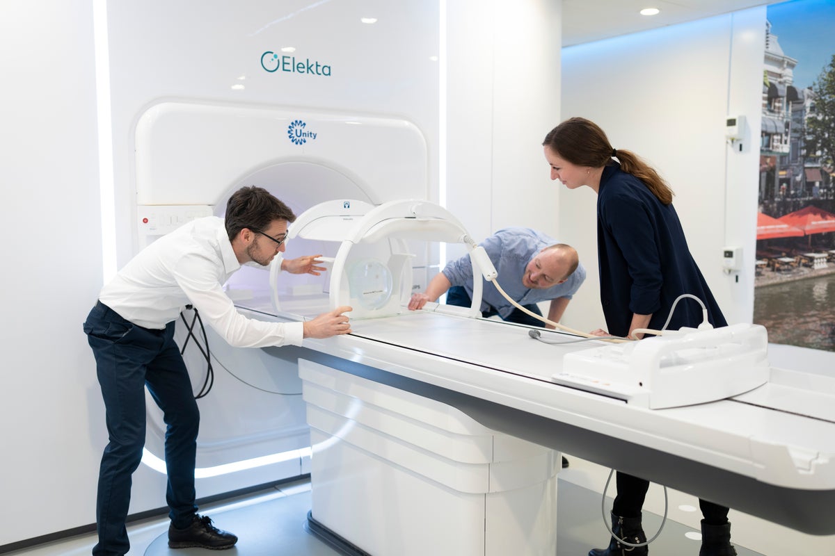 Jonge onderzoekers bij MR-linac