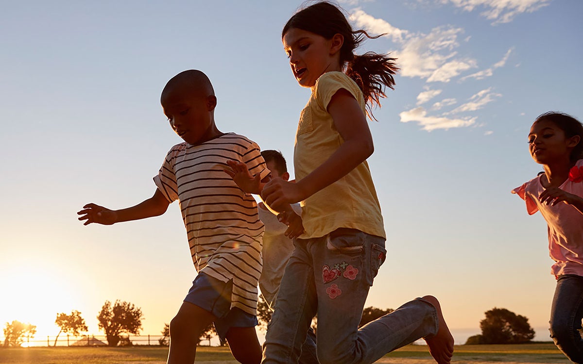 voetballende kinderen