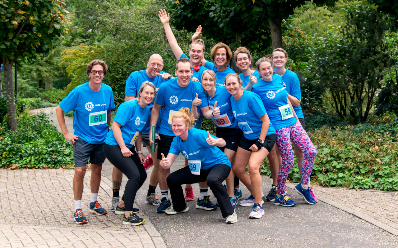 Medewerkers van de afdeling uro-oncologie in hun sportkleding.