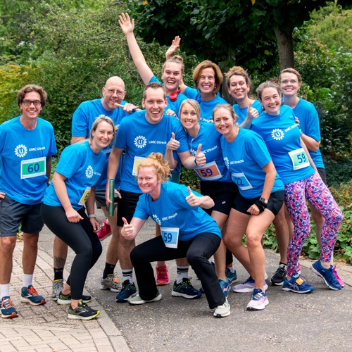 Medewerkers van de afdeling uro-oncologie in hun sportkleding.