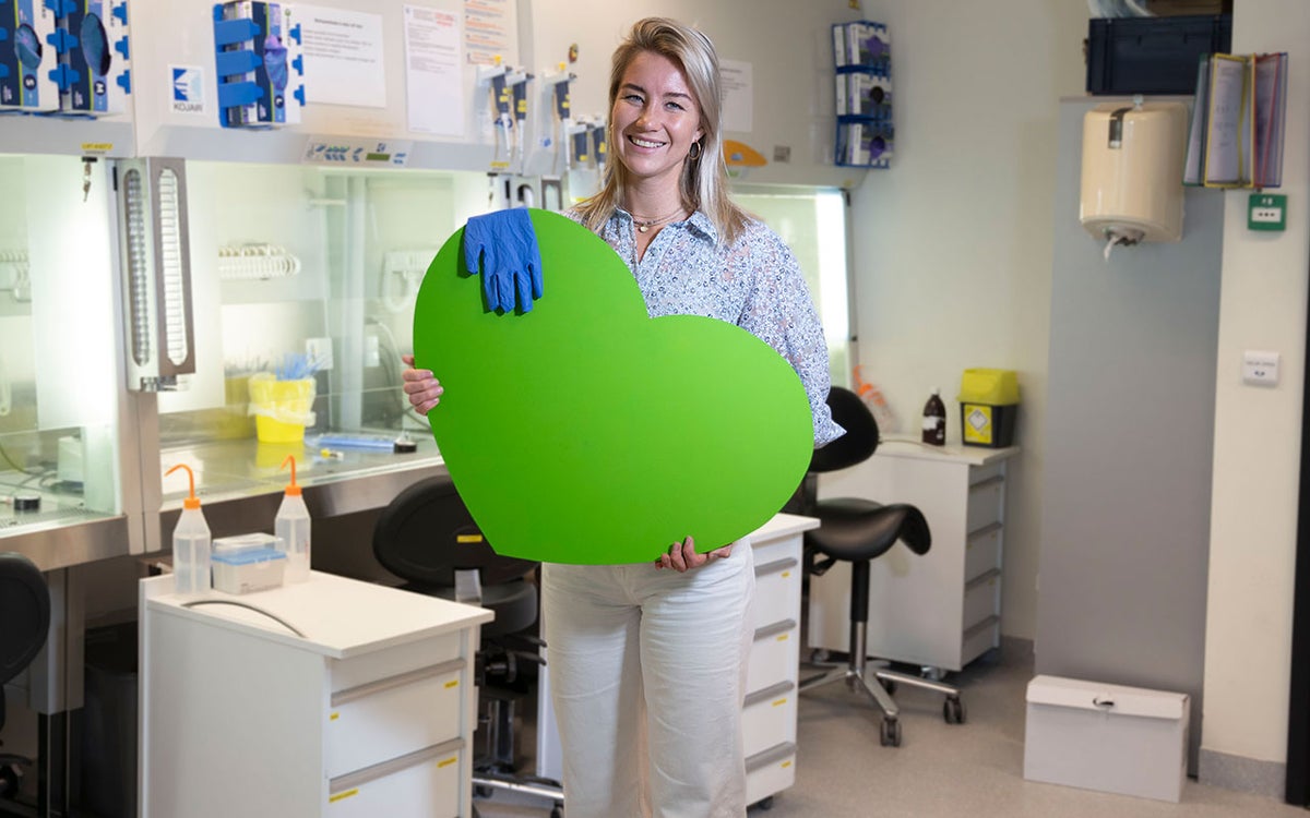 Merel Havinga met groen hart