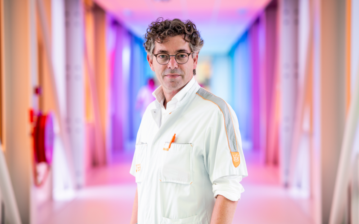 Portretfoto hoogleraar sarcomen Hans Merks.