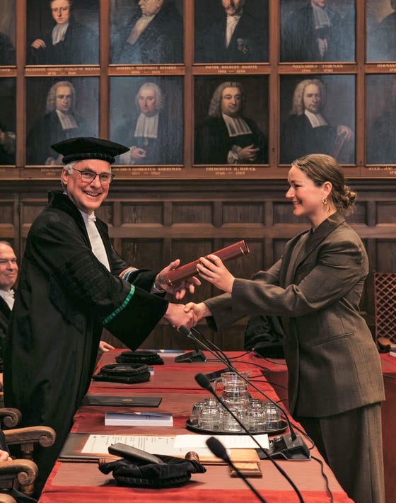 Emma de Fraiture ontvangt haar PhD.