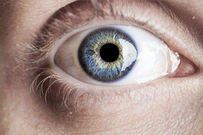 Oogschade door zonsverduistering of sungazing: symptomen en veilig kijken