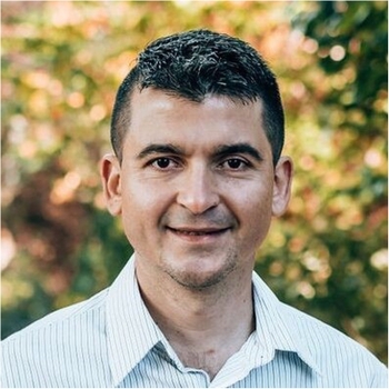 Dr. Vicente Artola