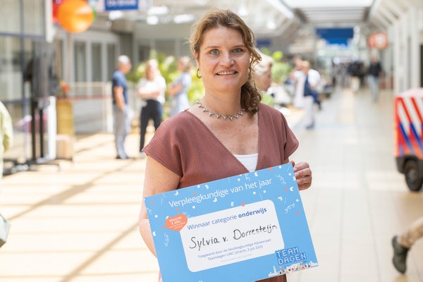 Sylvia van Dorresteijn uitgeroepen tot ‘Verpleegkundige van het Jaar 2025’